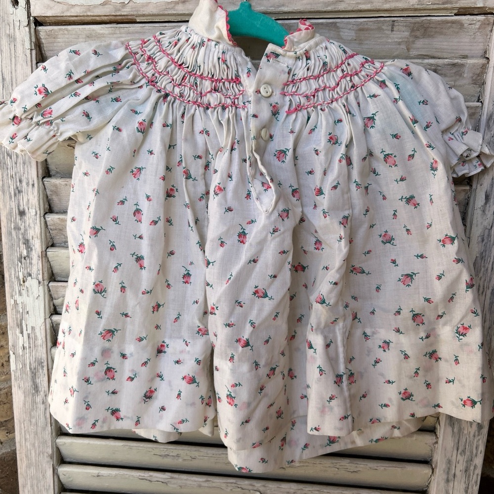 Saks Fifth Avenue Vintage Smocked Floral Dress Size 3 Months. - Picture 3 of 6
